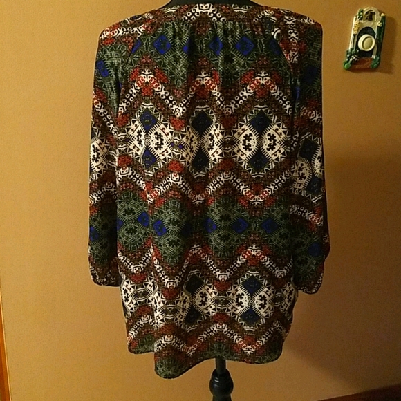 Zach & Rachel Blouse - Picture 5 of 6